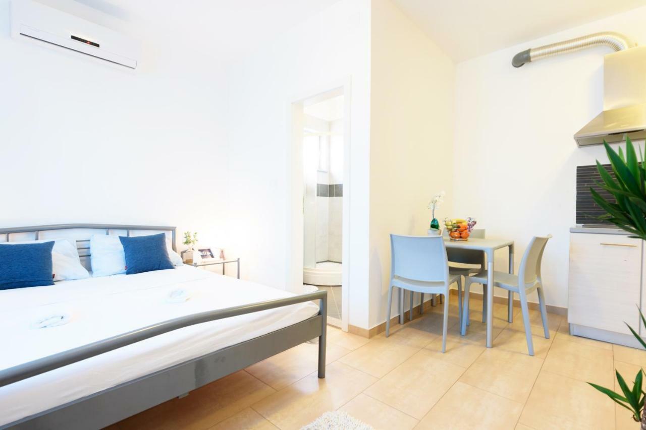 Very Special Apartments Pakostane Bagian luar foto