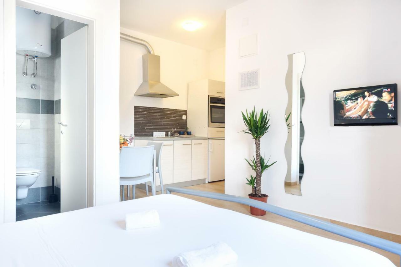 Very Special Apartments Pakostane Bagian luar foto