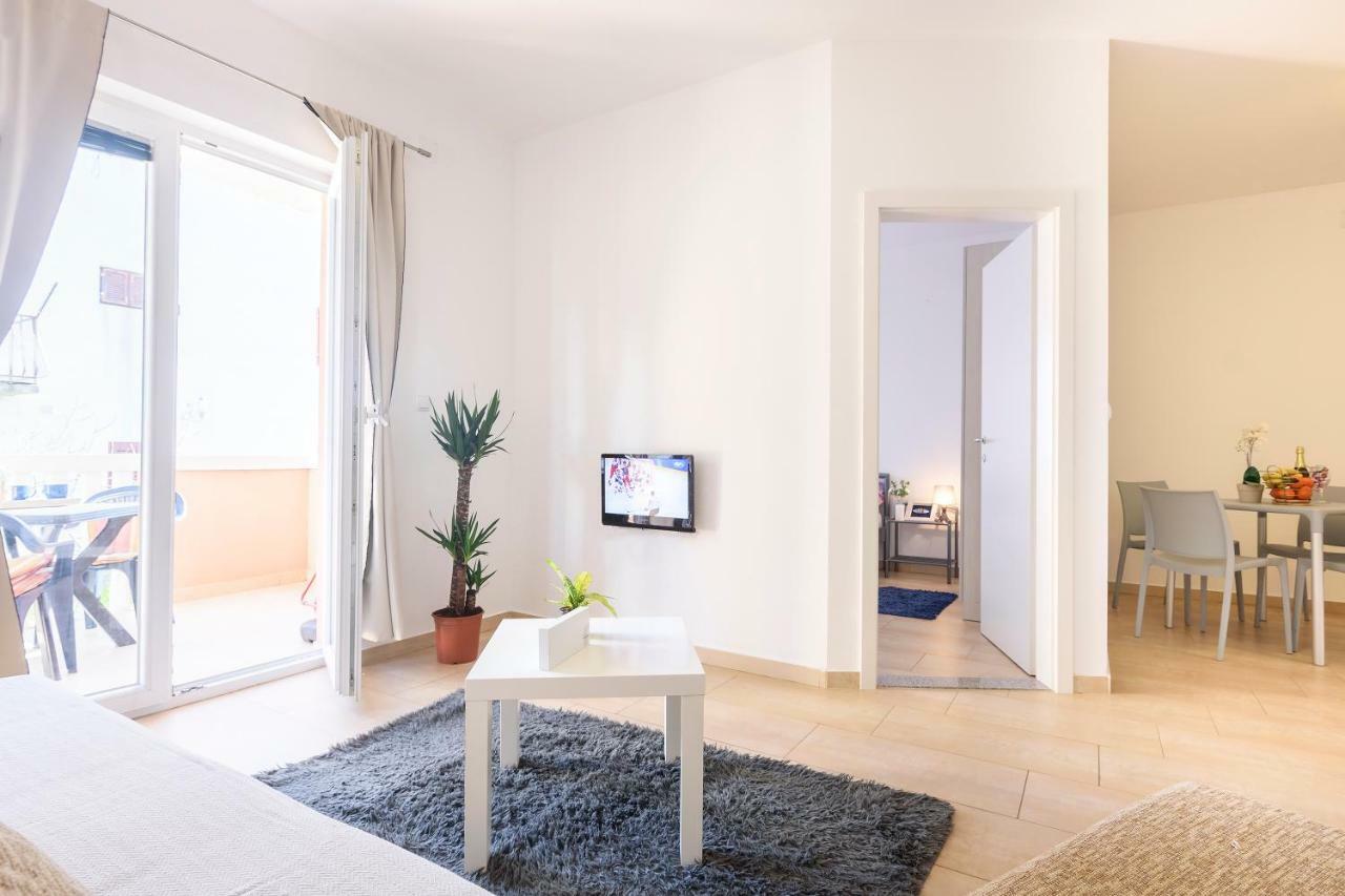 Very Special Apartments Pakostane Bagian luar foto