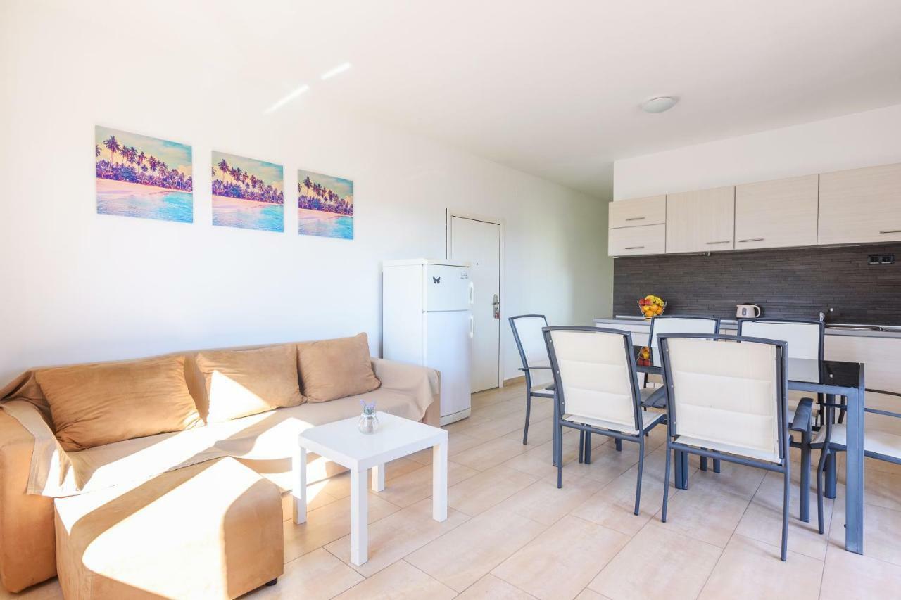 Very Special Apartments Pakostane Bagian luar foto
